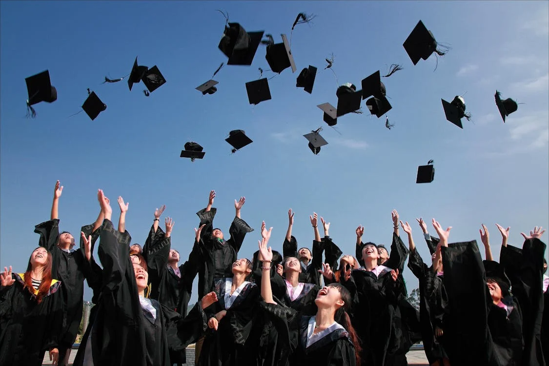 What Are the Best Flowers to Give for Graduation?