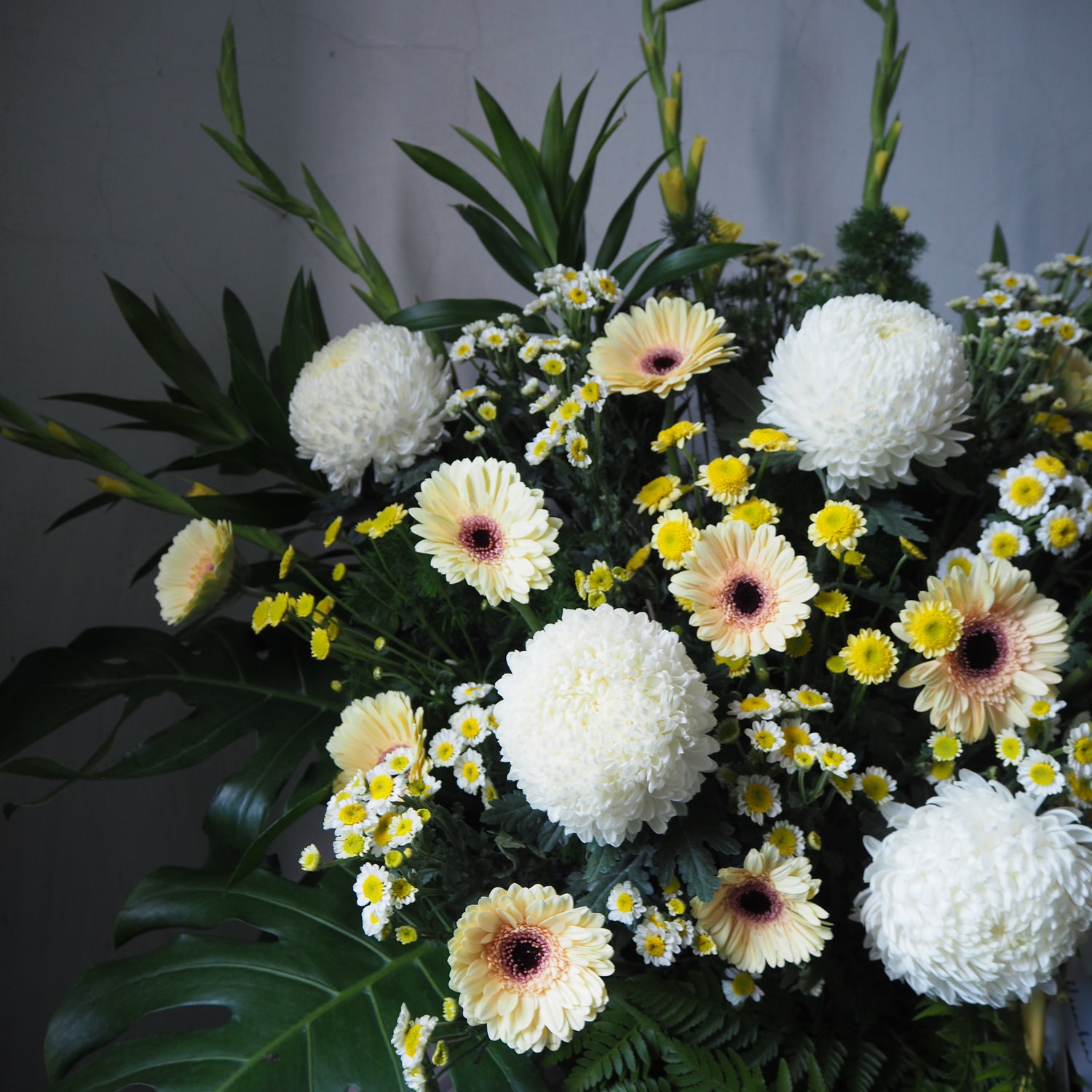 Amara Condolence Floral Stand