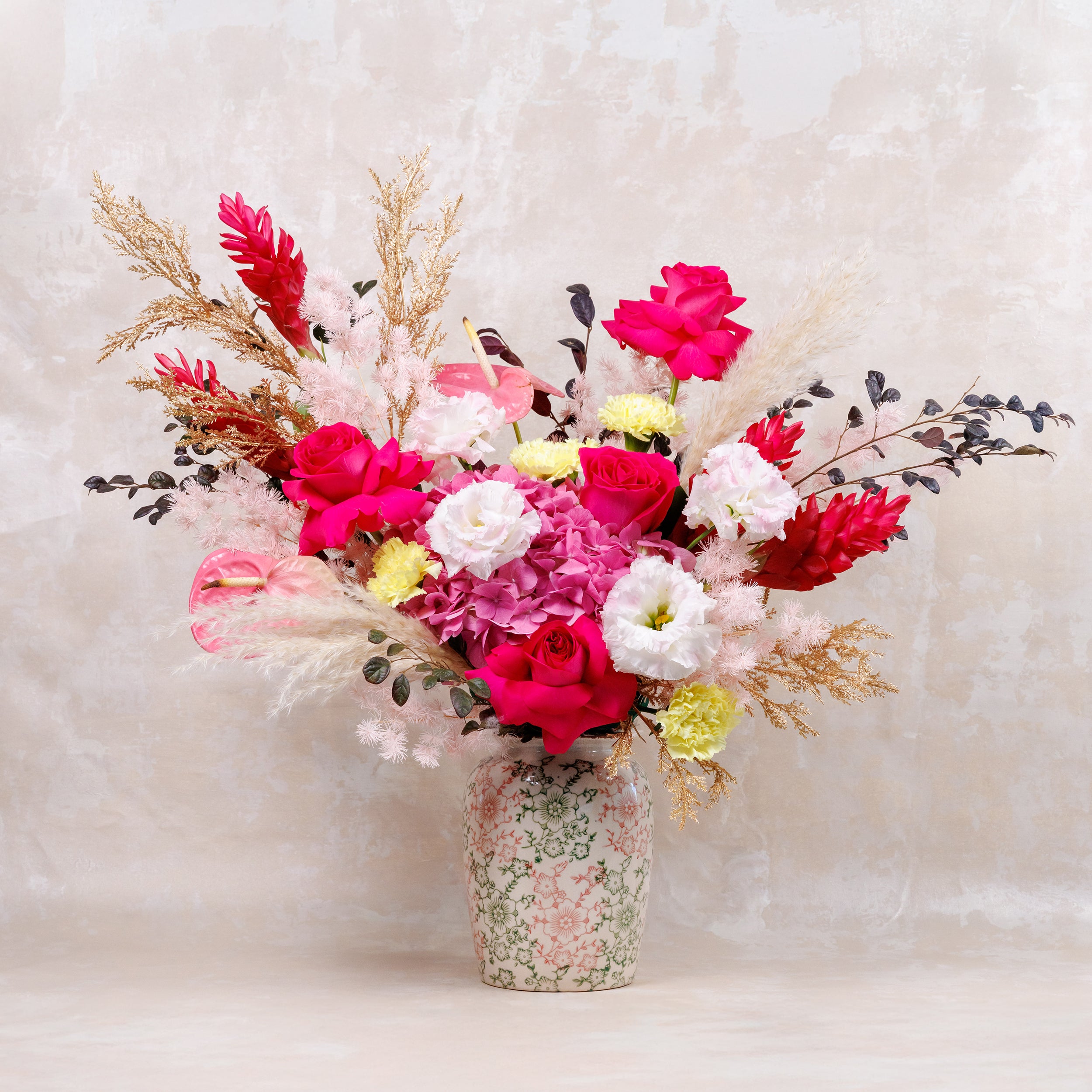 Imperial Blossoms Vase 芳华春艳