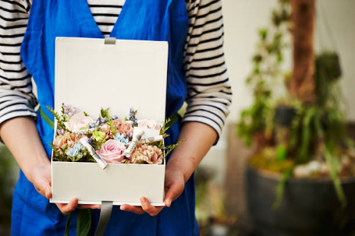 Why Surprise Your Loved Ones with Beautiful Flower Delivery for Graduation?