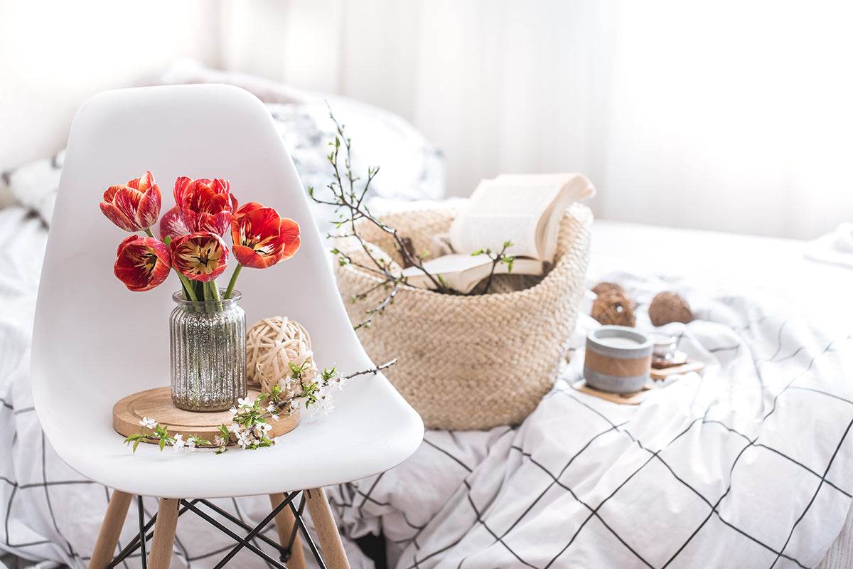 Charming Housewarming Gift: Infuse Your Space with Elegance