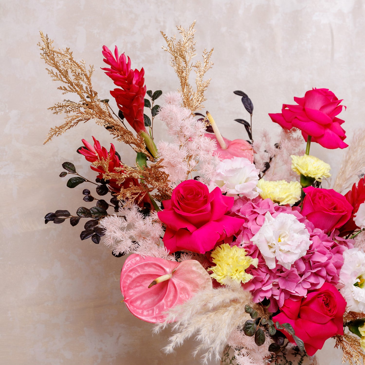 Imperial Blossoms Vase 芳华春艳