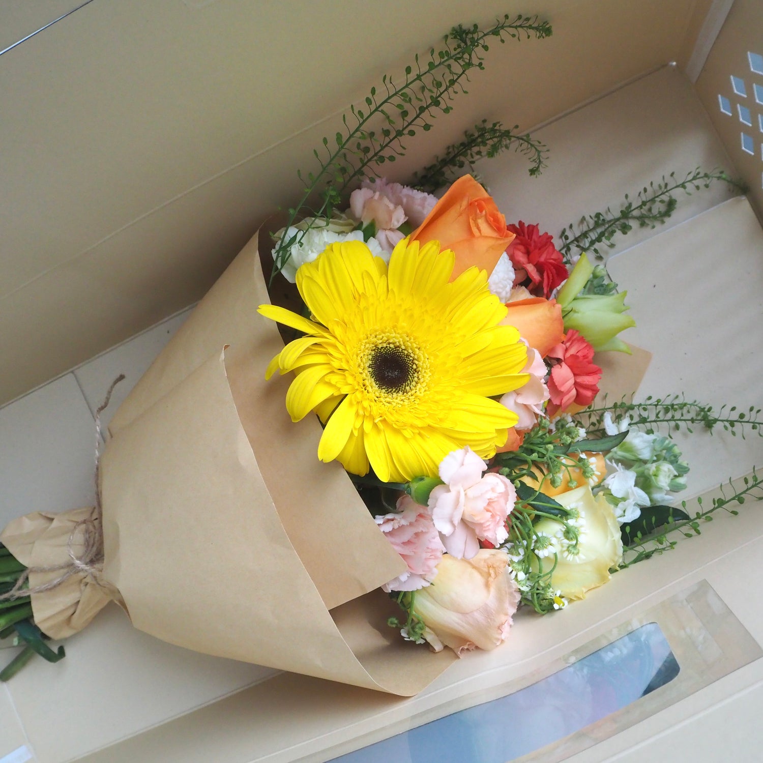 Sameday delivery fresh flower kraft wrap bouquet