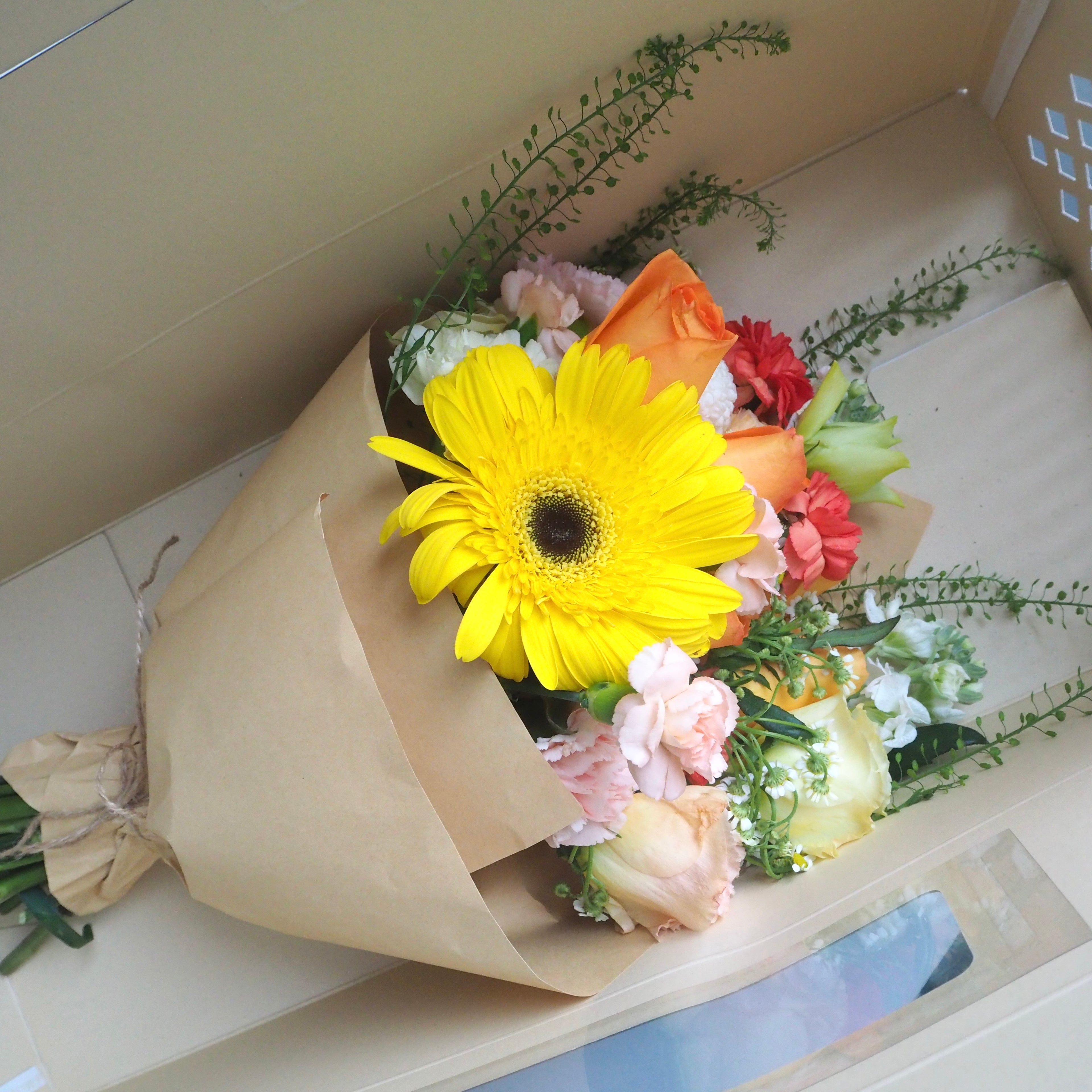 Sameday delivery fresh flower kraft wrap bouquet